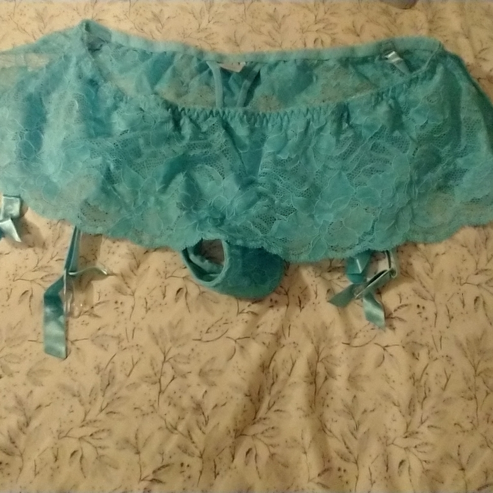 La senza size large blue lace garter thong